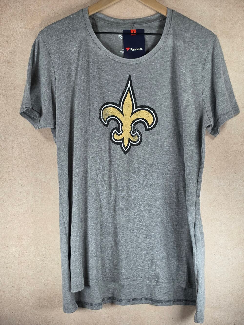 NWT Fanatics New Orleans Saints Tee — Women’s Large